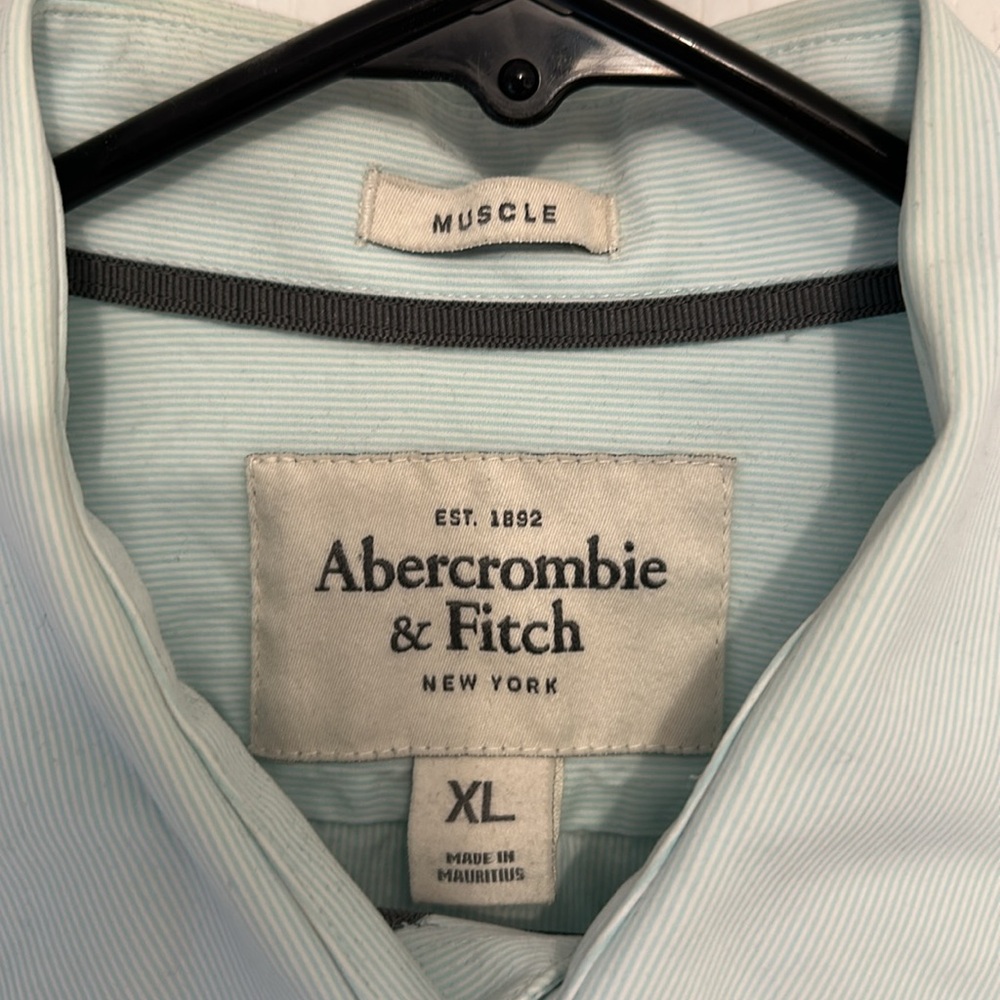 Vintage Abercrombie & Fitch men’s button down muscle shirt - Picture 4 of 8